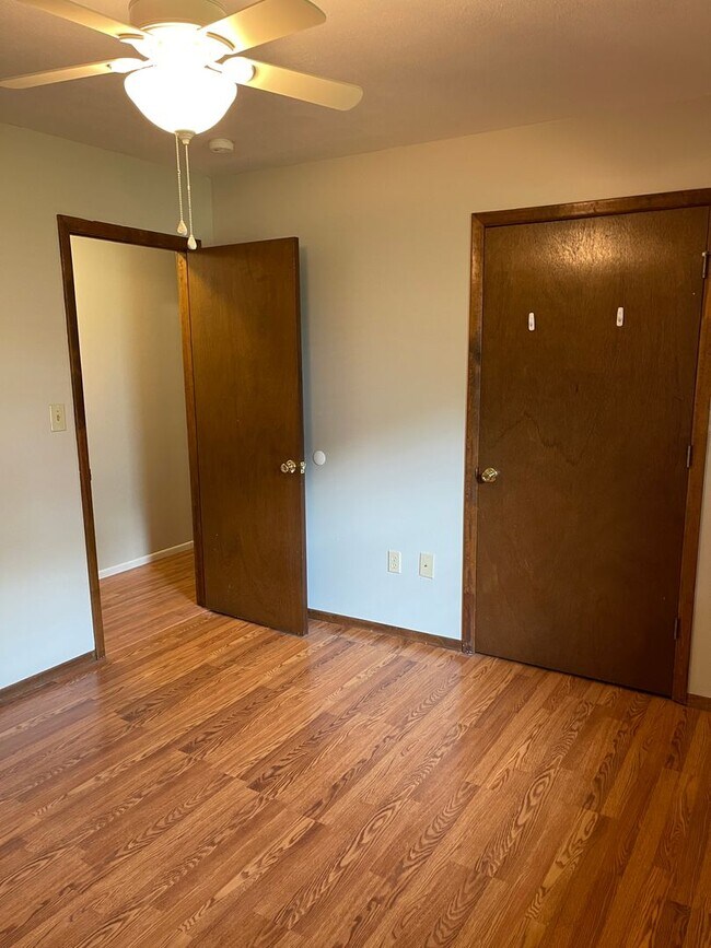 Building Photo - Available 7/25! If you are looking for a l...