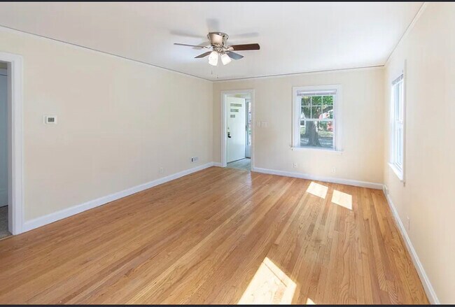 Primary Photo - 3412 Holmes Ave