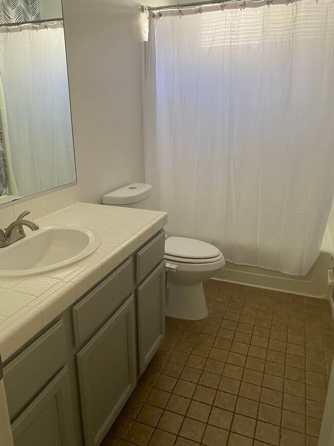 Building Photo - Single Family One-Story Home Available!!!