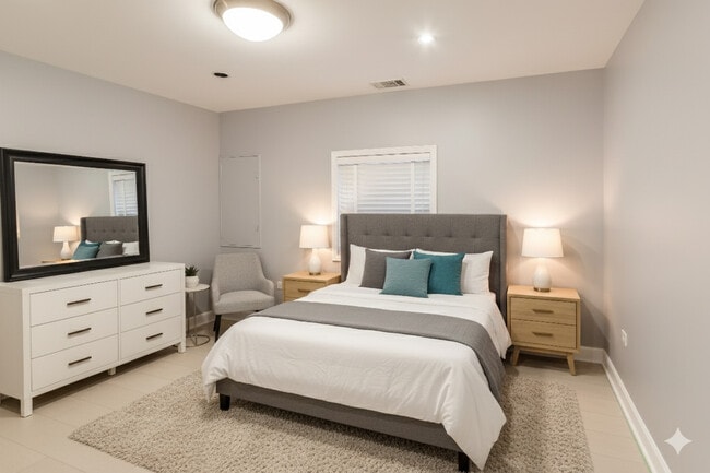 Building Photo - 1532 N Greenview Ave