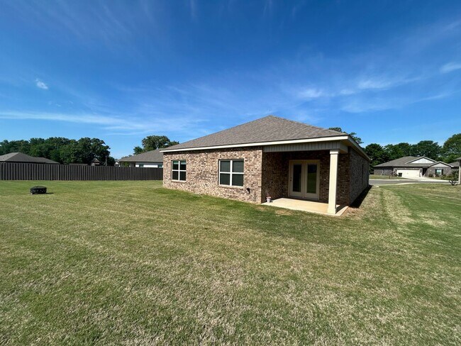 Building Photo - Welcome Home!