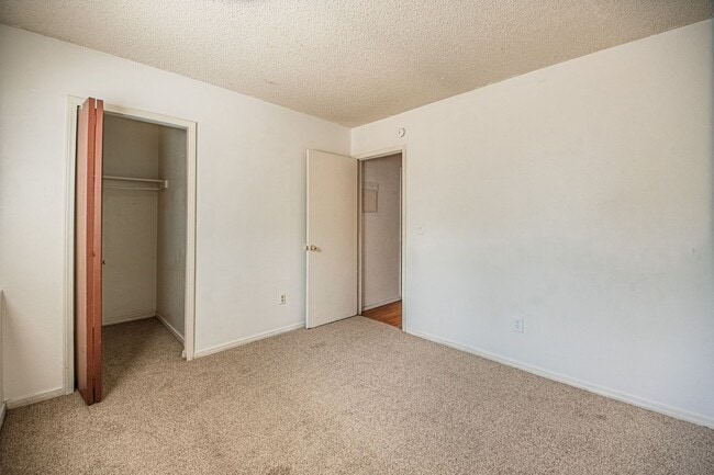 Building Photo - 1765 Zebulon Dr
