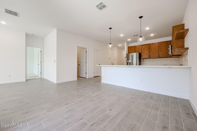 Building Photo - 7811 N 79th Dr