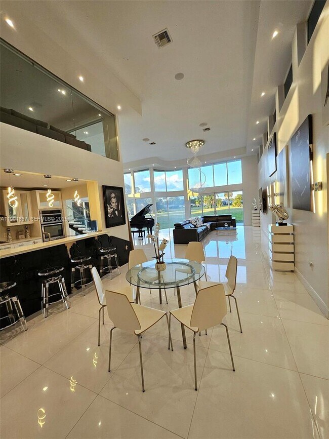 Building Photo - 6003 Umbrella Tree Ln