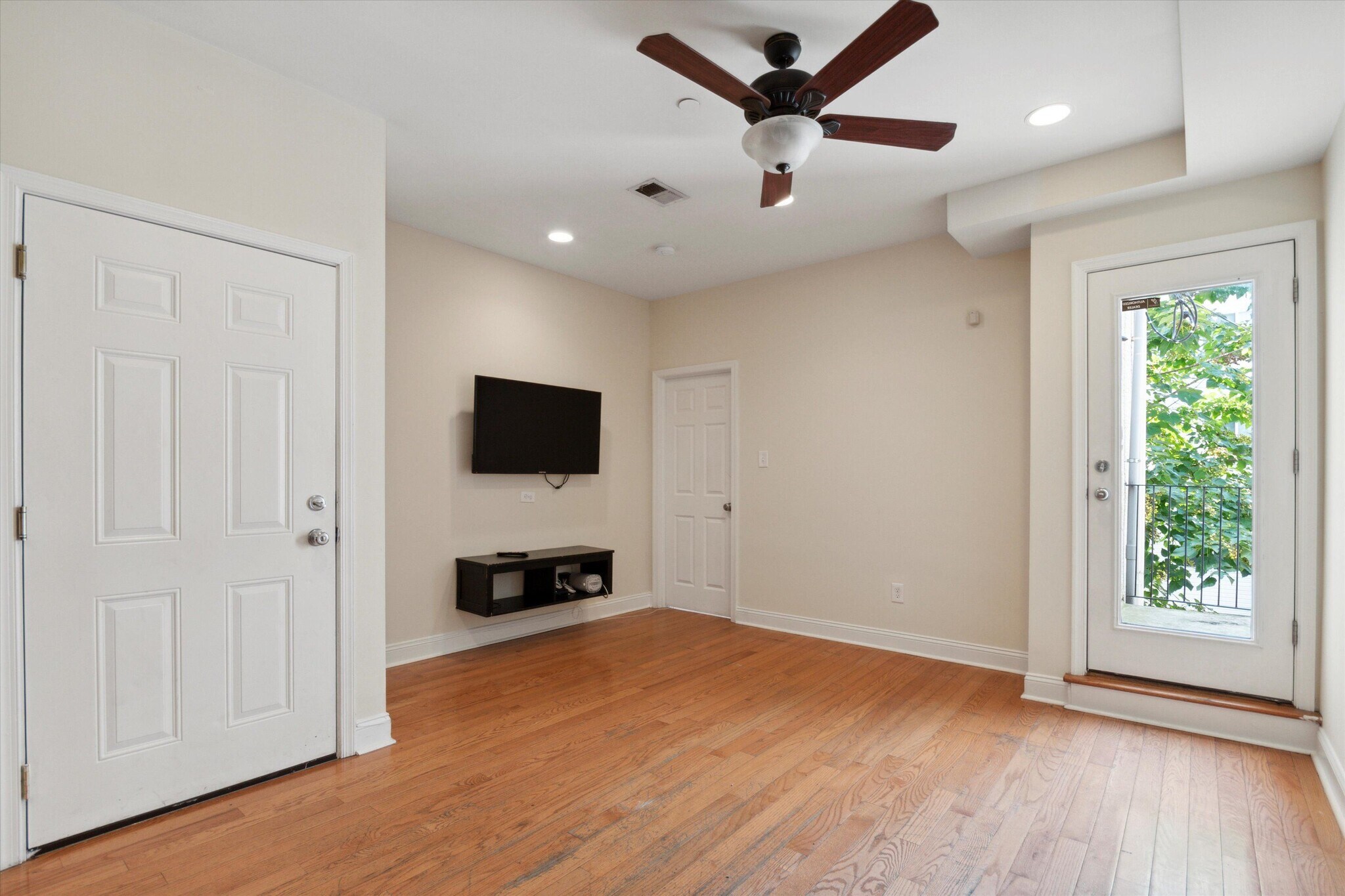 Building Photo - 1424 Willington St