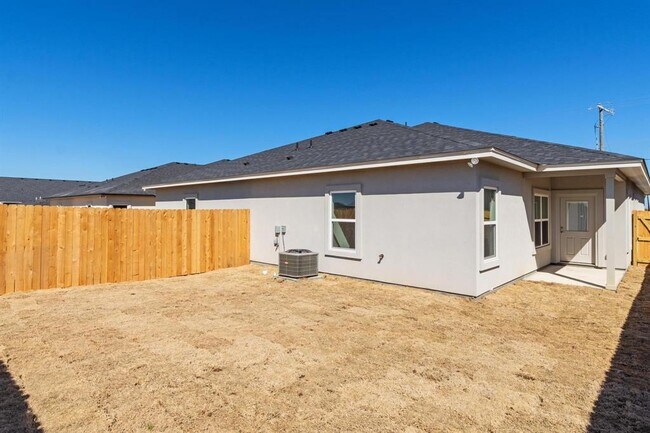 Building Photo - 401 County Rd 306