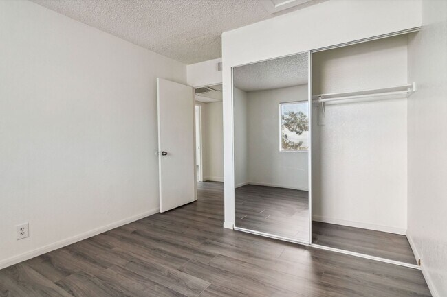 Building Photo - Updated 3 Bedroom Condo in Desert Shores V...