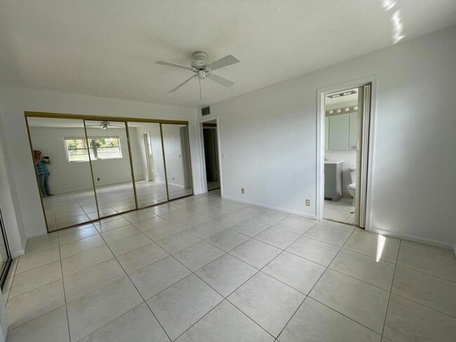 Building Photo - 343 Windsor O