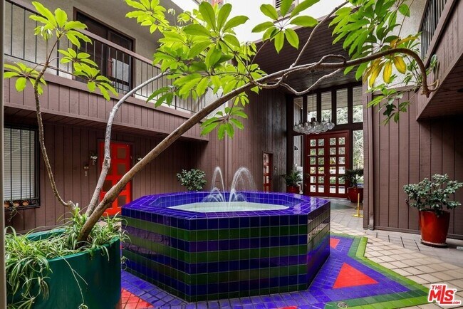 Building Photo - 848 Lincoln Blvd