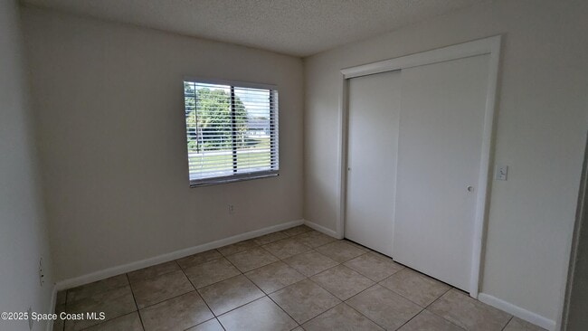 Building Photo - 215 San Juan Cir