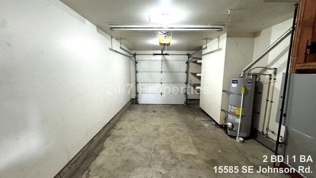 Building Photo - Updated 2 BD | 1 BA Duplex with Garage & Yard