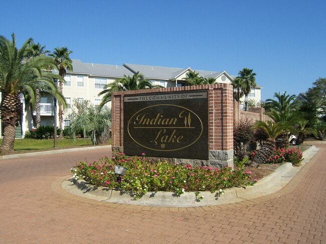 Primary Photo - Spacious 3B/2B Unfurnished Condo near Beac...