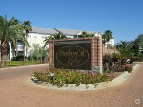 Building Photo - Spacious 3B/2B Unfurnished Condo near Beac...