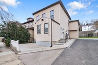 Building Photo - 192 Ashford Ave