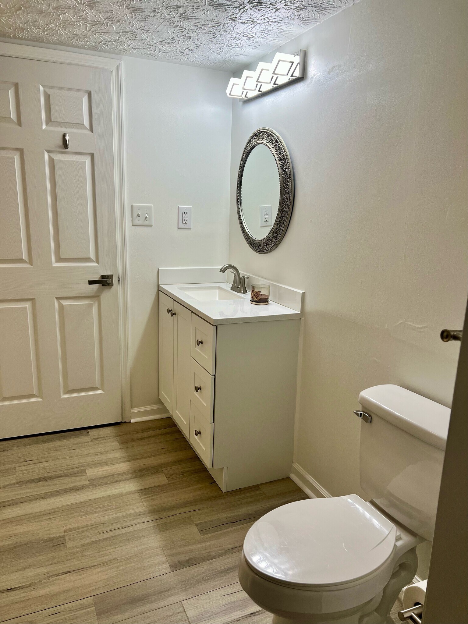 Basement Full Bath & Laundry - 610 Shadywood Ln