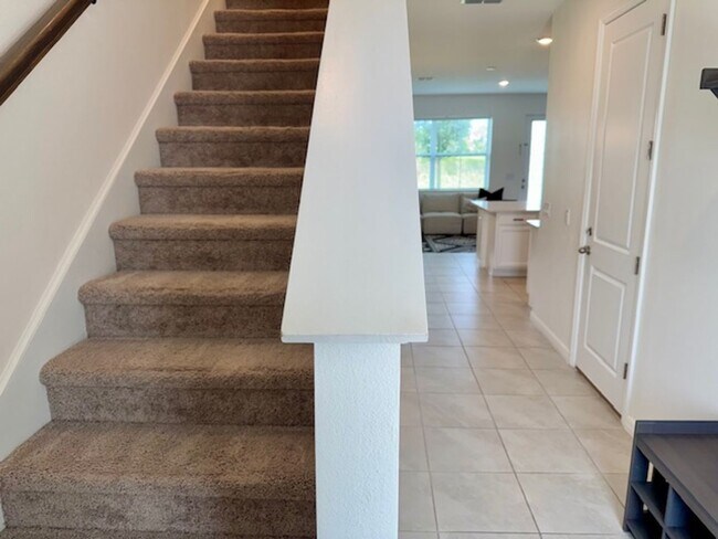 Building Photo - Townhome for rent with garage in Champions...