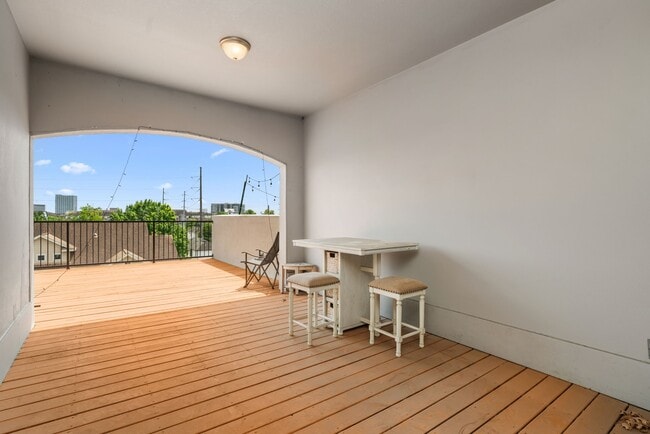 Building Photo - 1112 Andrews St