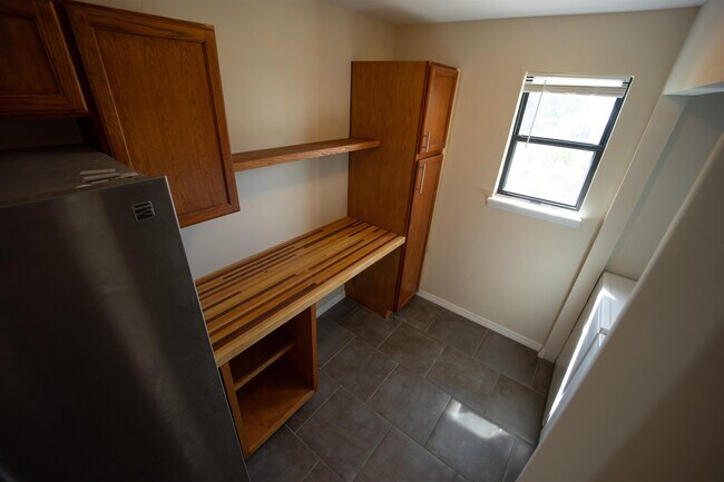 Building Photo - 6498 Brevard St