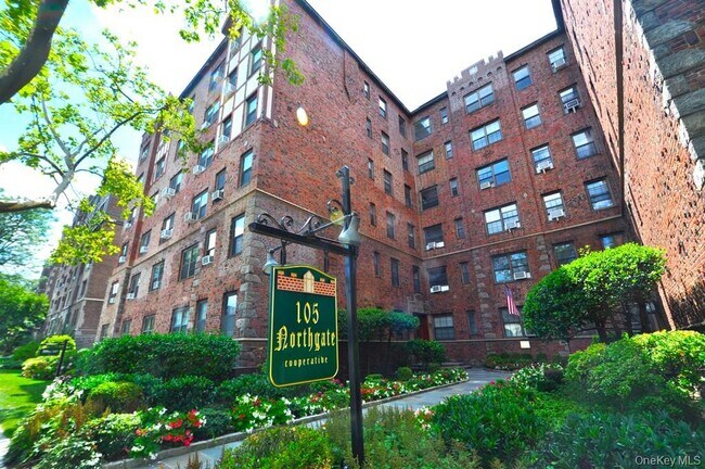 Building Photo - 105 Garth Rd