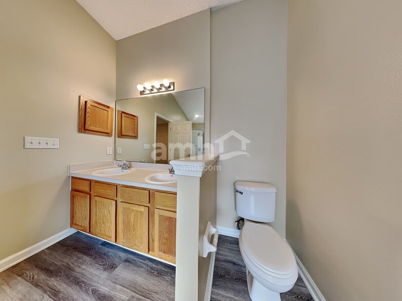 Building Photo - 2522 Blackstone Ct