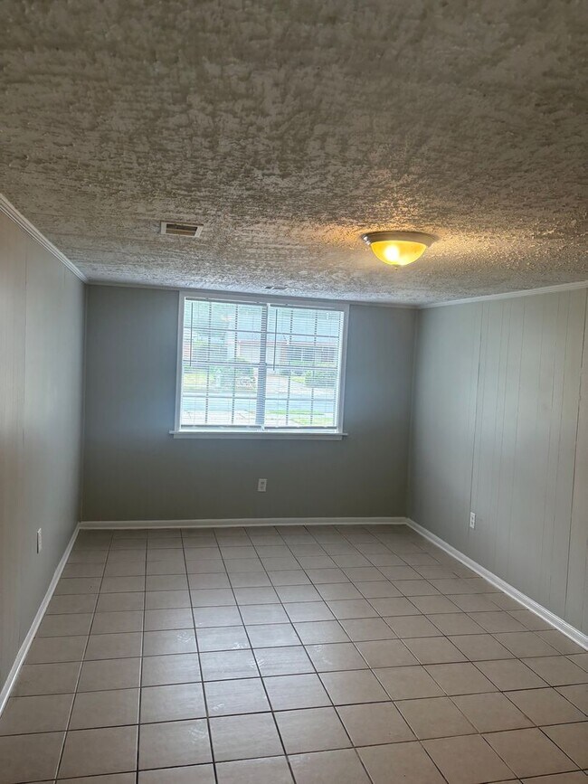 Building Photo - 4212 Cochese Rd