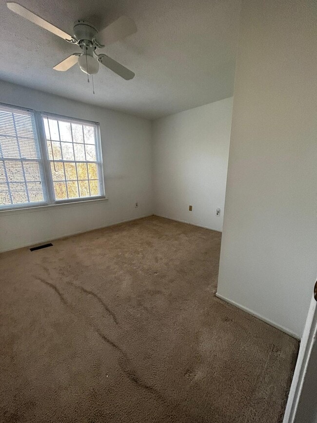 Building Photo - Grafton Garth Court