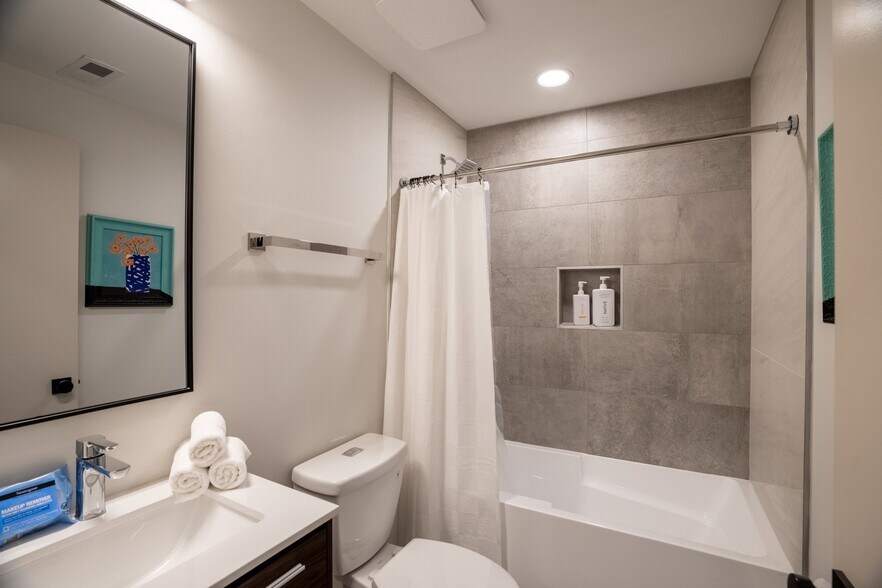 Building Photo - 3934 14th St NW