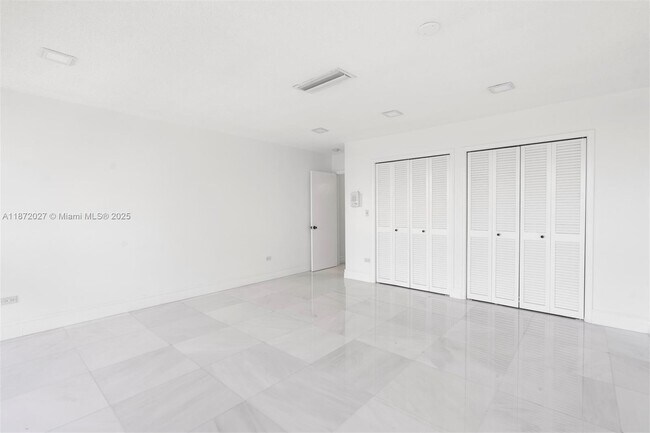 Building Photo - 6795-6793 Brookline Dr