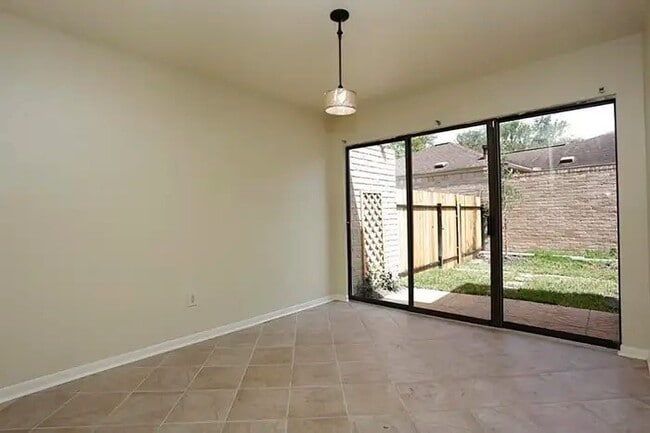 Building Photo - 12715 Ashford Pine Dr