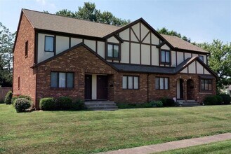 Building Photo - 3037-3043 Acorn Ct