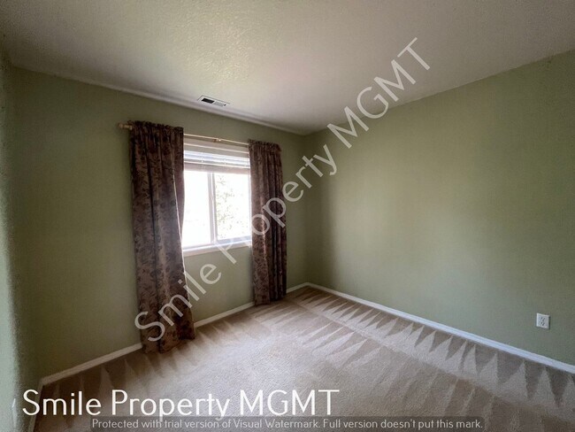 Building Photo - Spacious 3 Bedroom Home in Bethany neighborhood