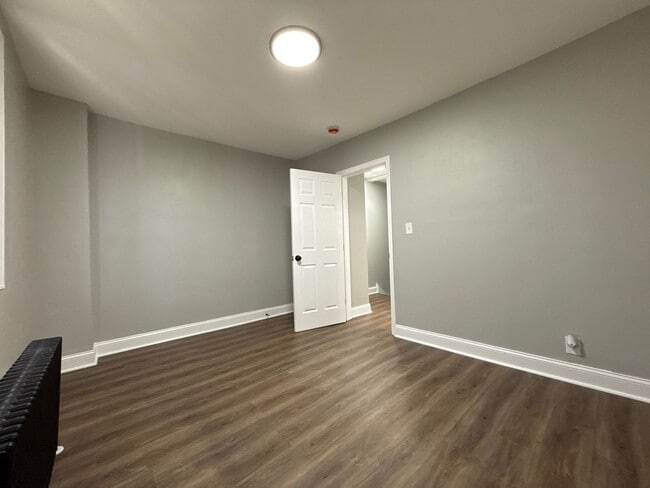Building Photo - cozy 2 bedroom house in Baltimore