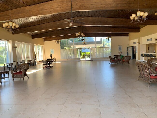 Building Photo - 500 Executive Center Dr