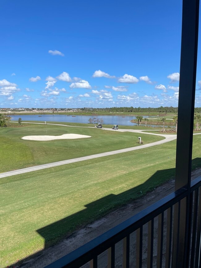 Building Photo - 12180 Wellen Golf St