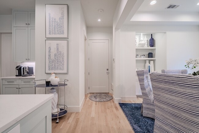 Building Photo - Open Concept custom build by Hudson Co in Highland Park!