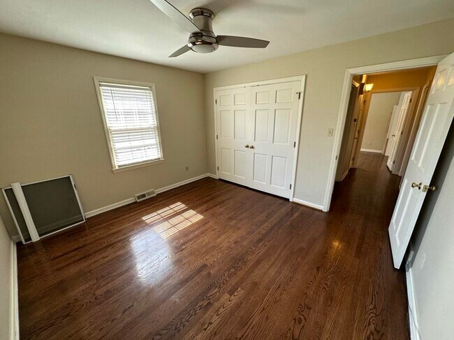 Building Photo - 2008 Fontaine Rd