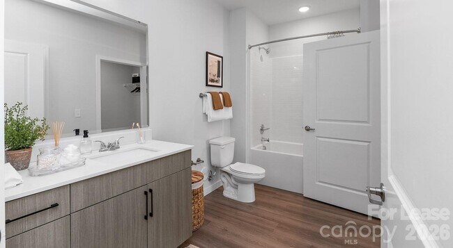 Building Photo - 2546 Perimeter Pointe Pkwy