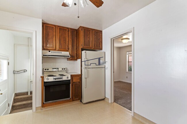 Building Photo - Quincy Duplex