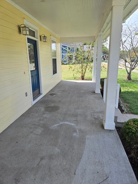 Building Photo - 855 Beth Dr