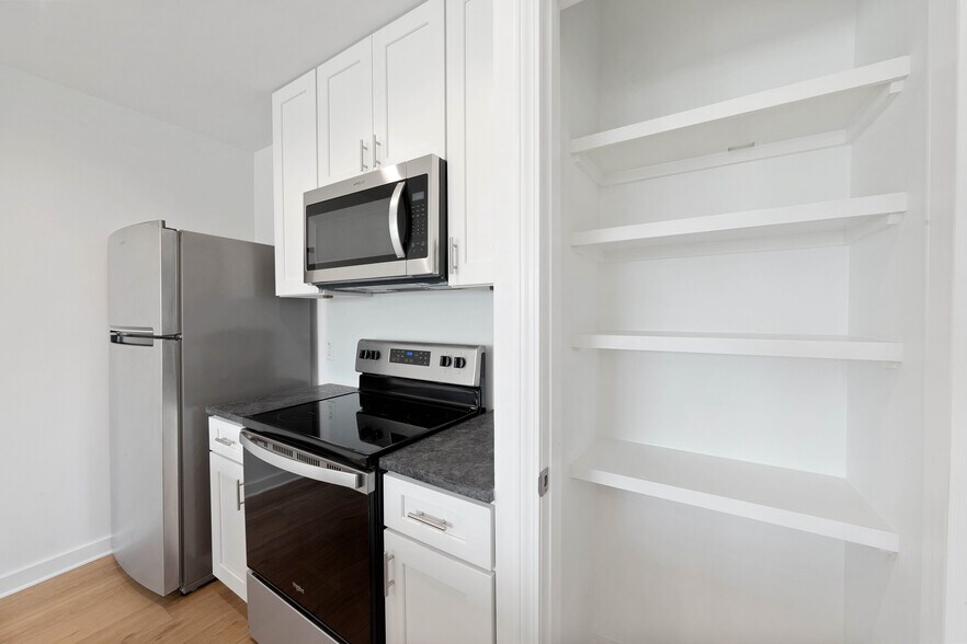 Building Photo - 2927 Nicholson Dr