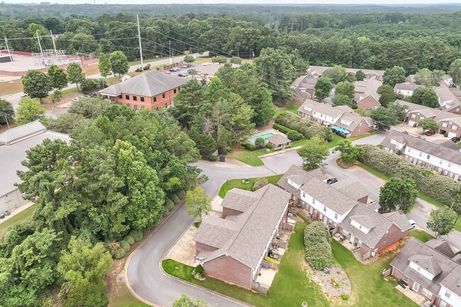 Building Photo - 2428 E University Dr
