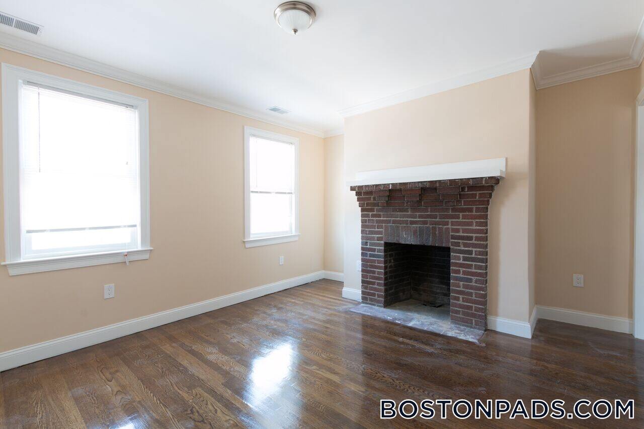 Building Photo - 4803 Washington St