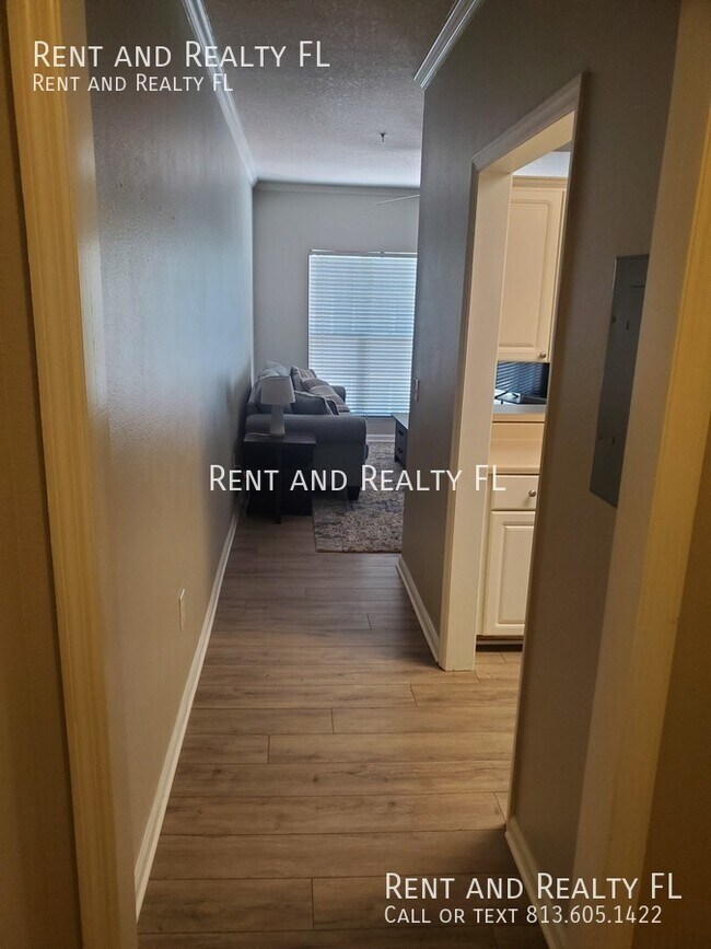 Building Photo - **A UNIT IN THE DYNAMIC AREA OF HYDE PARK**