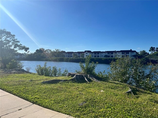 Building Photo - 4550 Overlook Dr NE