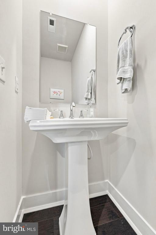 Building Photo - 4818 Franklin Cir