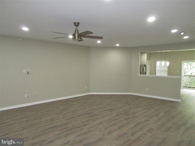 Building Photo - 707 S Twin Lakes Blvd