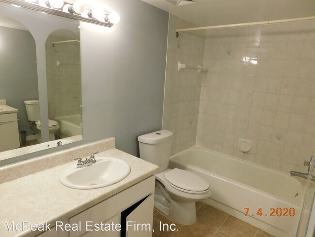 Building Photo - 1 br, 1.5 bath House - 6314 Newtown Circle...