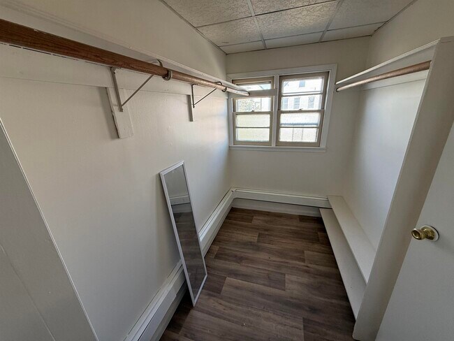 Building Photo - 129 W 20th St