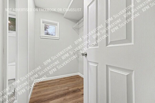 Building Photo - 2839 W Avon Rd