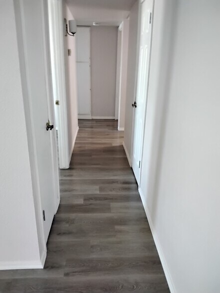 Hallway - 3253 W Country Gables Dr